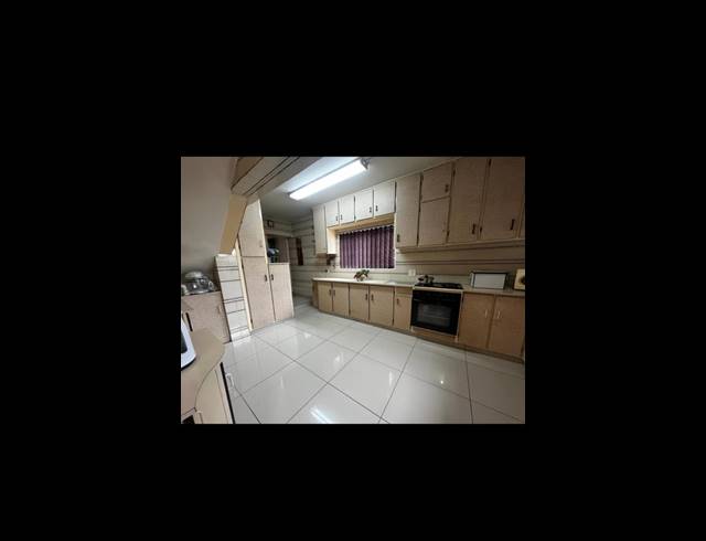 5 BEDROOM HOUSE FOR SALE IN NORTHDALE